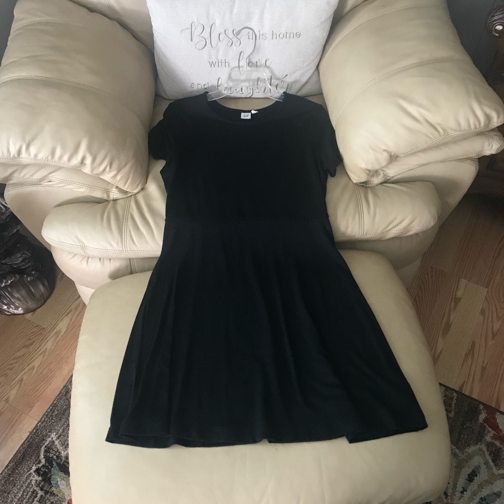 GAP Dress - Picture 2 of 4